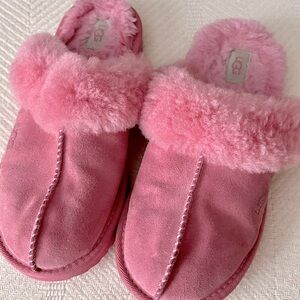 Sz 5 Ugg Scuffette II Slippers Carnation Pink Suede